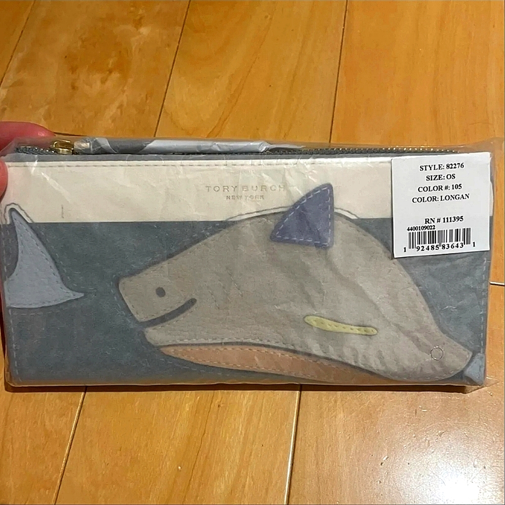 NWT~ Tory Burch Perry Shark Applique Zip Continental Wallet - Picture 4 of 5